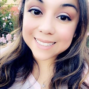 Meet your Posher, Nayeli
